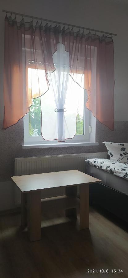 4U Hostel Zgorzelec - Free Parking Jedrzychowice  エクステリア 写真